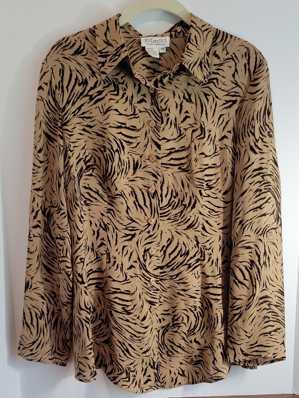 Due per Due 100% Silk Tan & Black Animal Print Blouse 10P Long Sleeve ButtonDown